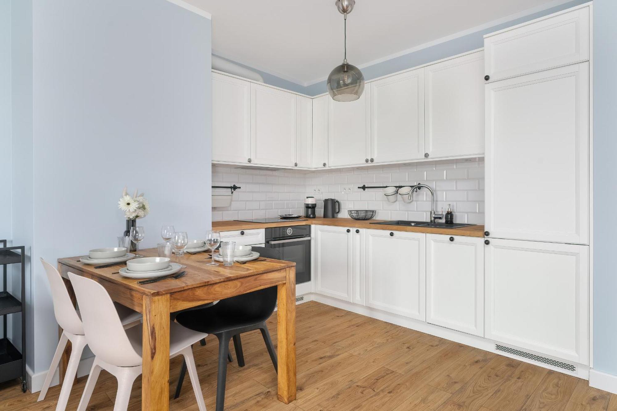 Elegant Jezyce Near Mtp By Renters Apartament